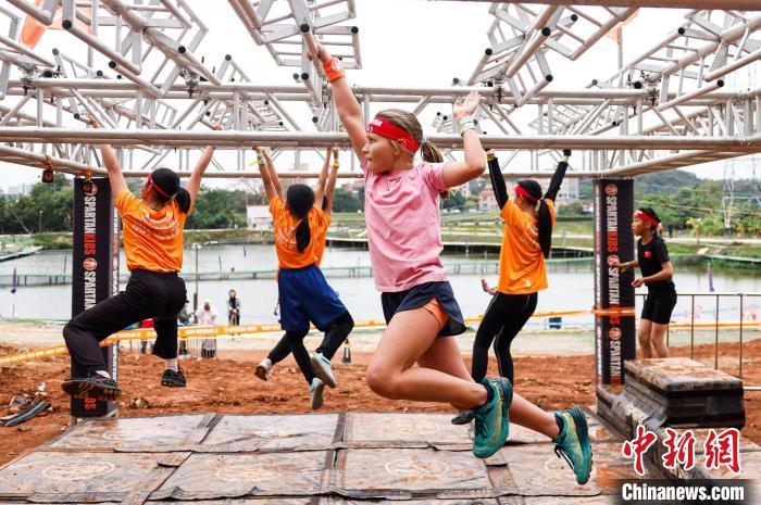 佛山站斯巴达勇士赛打响，逾四千名大小勇士同