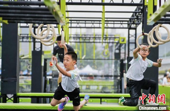 2025CFC国民体能赛南京站圆满收官 600余名选手共