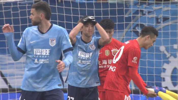 大连英博1-0力克海港 李国旭战术革新助球队重拾