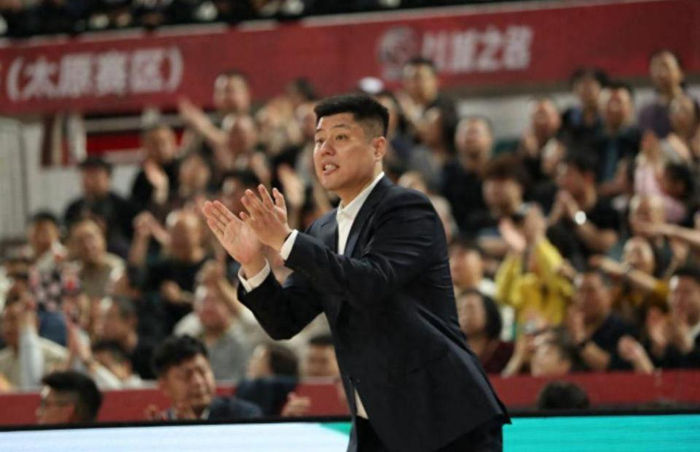 山西男篮末节用人失误遭